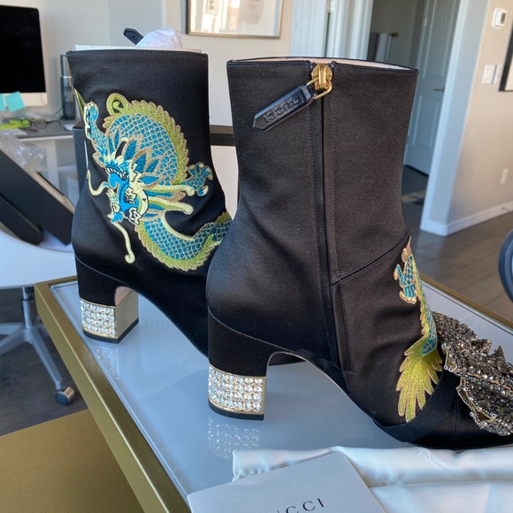 Gucci Embroidered Satin Boots with removable crystal bows and heels  sz38 - Picture 6 of 15